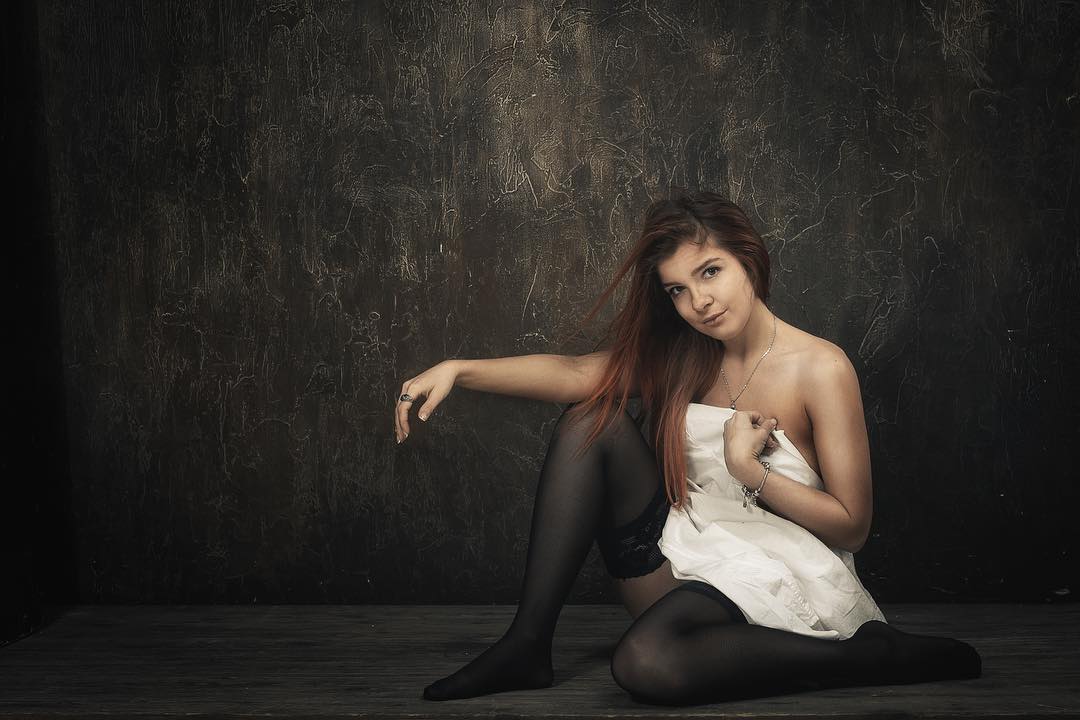 Знакомьтесь, перед вами 22-летняя Рената Фокс, актриса. Снимается она, правда, исключительно в фильмах для взрослых. Очень эффектных и чертовски горячих! Девушка готова излить душу и разоблачить 10 популярных мифов, связанных с ее, скажем прямо, не совсем стандартной профессией.