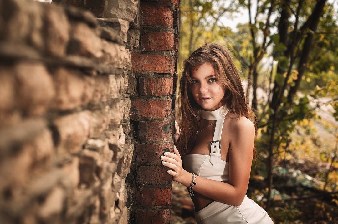 Знакомьтесь, перед вами 22-летняя Рената Фокс, актриса. Снимается она, правда, исключительно в фильмах для взрослых. Очень эффектных и чертовски горячих! Девушка готова излить душу и разоблачить 10 популярных мифов, связанных с ее, скажем прямо, не совсем стандартной профессией.