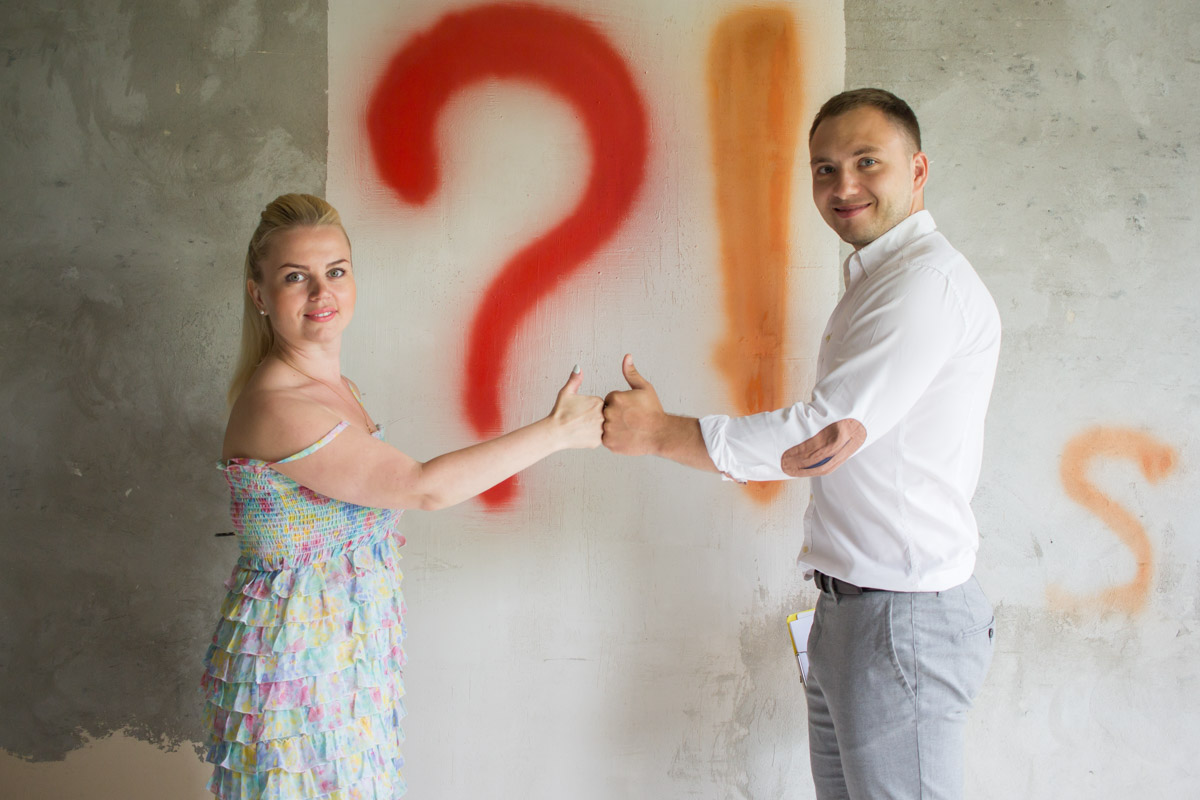 В строительном реалити-шоу «Большой ремонт» теперь можно будет наблюдать, как владимирский дизайнер Максим Рыжов помогает блондинке Полине завершить ремонт в новой квартире без жертв и стресса