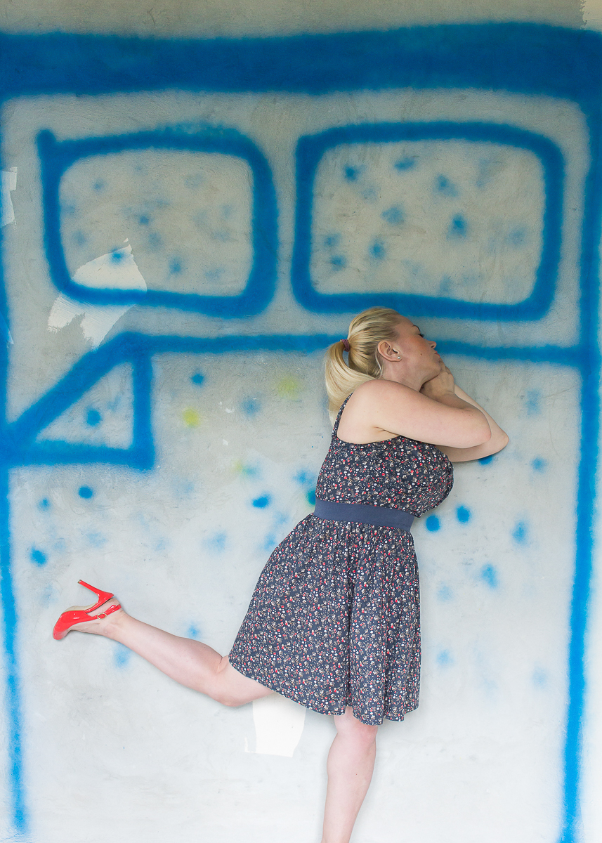 В строительном реалити-шоу «Большой ремонт» теперь можно будет наблюдать, как владимирский дизайнер Максим Рыжов помогает блондинке Полине завершить ремонт в новой квартире без жертв и стресса