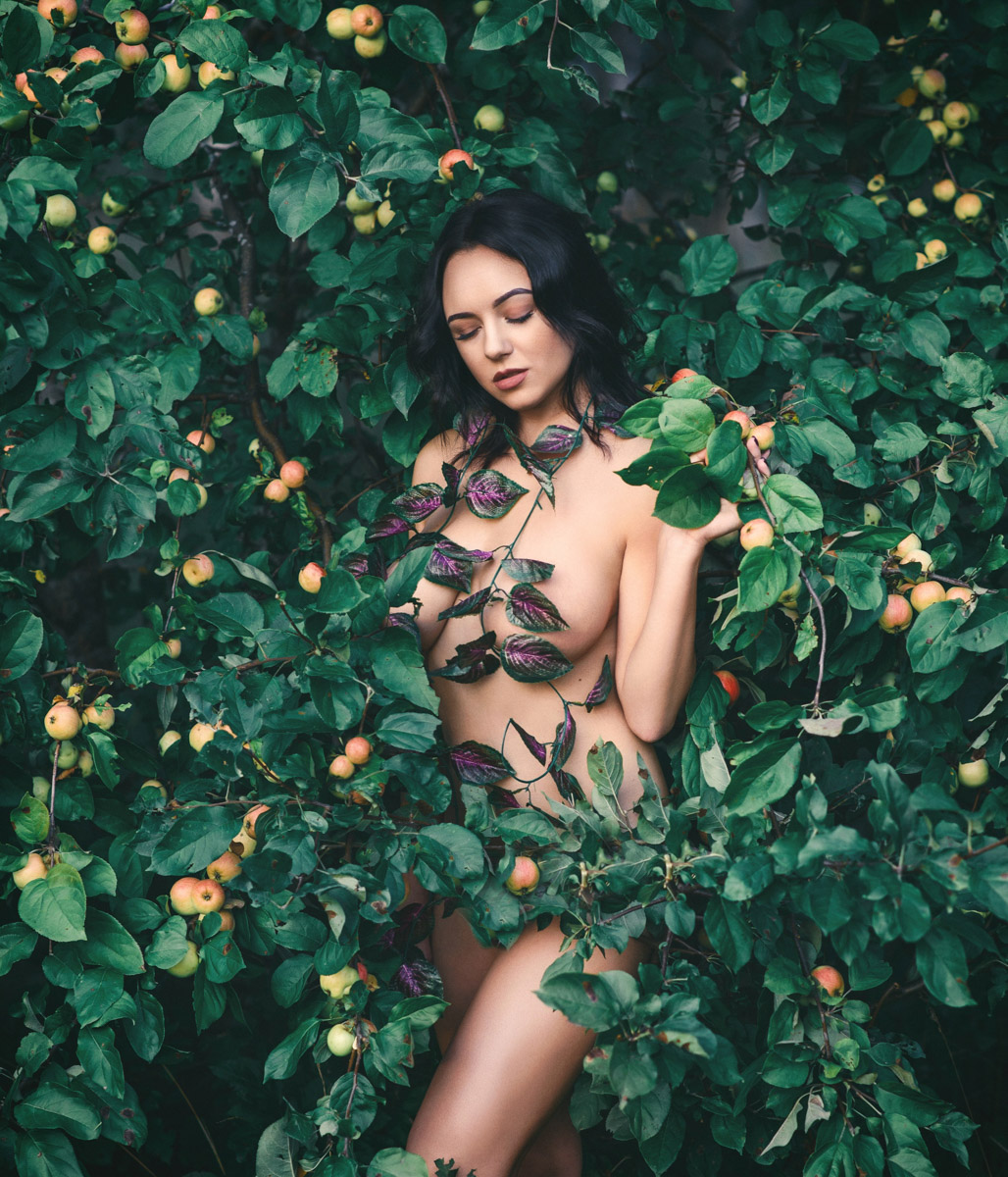 Фотограф из Коврова Константин Коёкин победил в престижном конкурсе 35AWARDS. Его ню-фотографии вошли в международный Топ-100