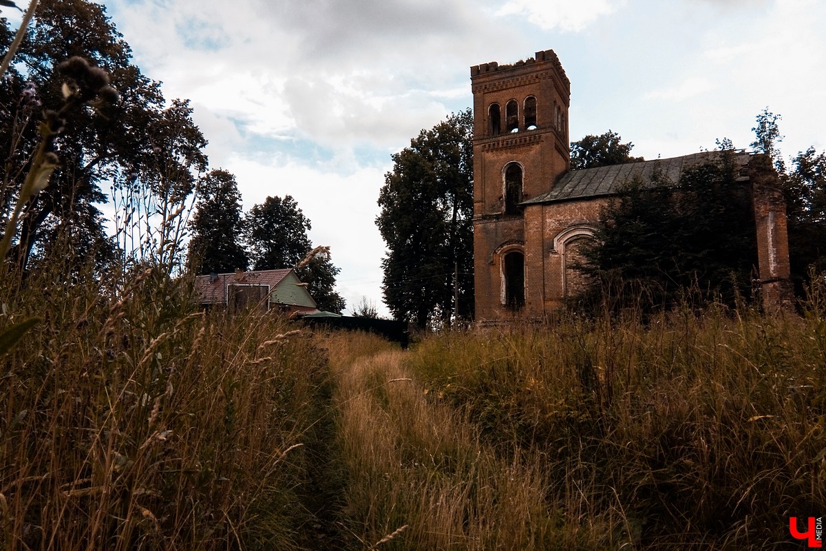 Экскурсия по замку Толей - главному зданию в ансамбле усадьбы Федоровского села