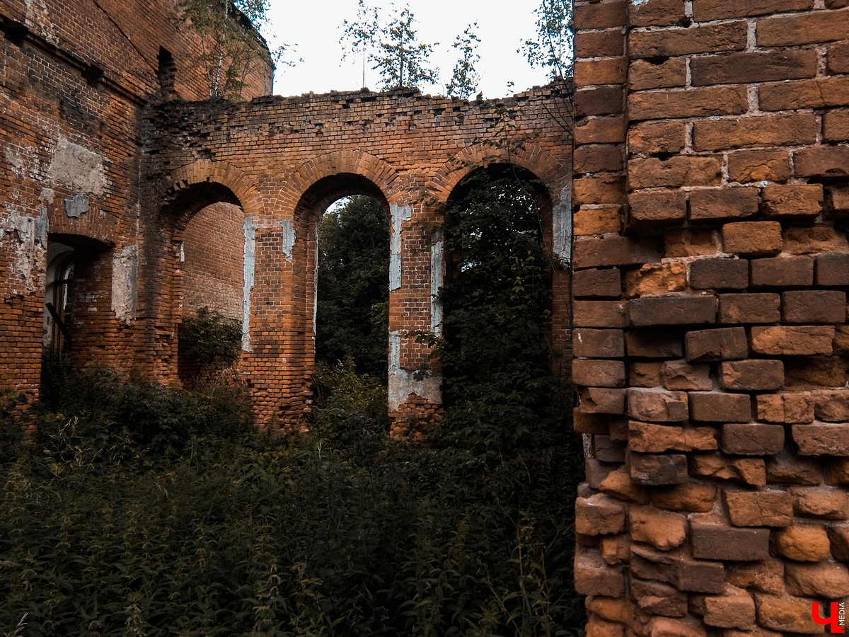 Экскурсия по замку Толей - главному зданию в ансамбле усадьбы Федоровского села