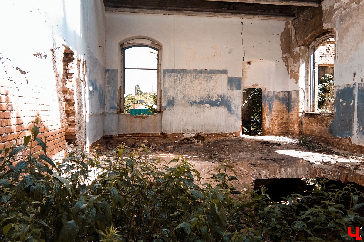 Экскурсия по замку Толей - главному зданию в ансамбле усадьбы Федоровского села