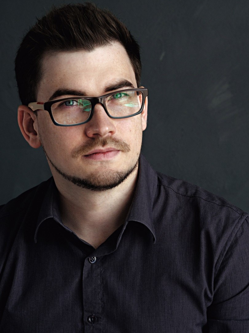 Губернатор и мэр обсуждают возможный переезд ЗАГСа с улицы Растопчина поближе к центру. Предложены два варианта. Что думают о них горожане?