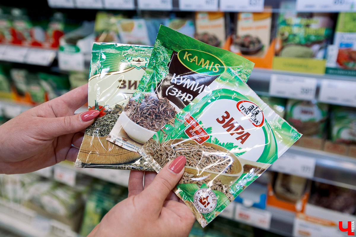 Актриса Инга Галдина и шеф-повар Дмитрий Орловский приготовили самсу по традиционному узбекскому рецепту, но с владимирской тыквой