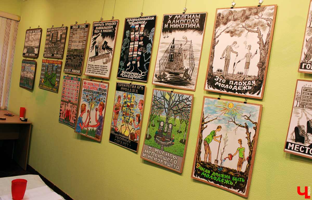 Социальный художник Сергей Сотов встретился с посетителями своей выставки. Он рассказал, почему, что и как делает