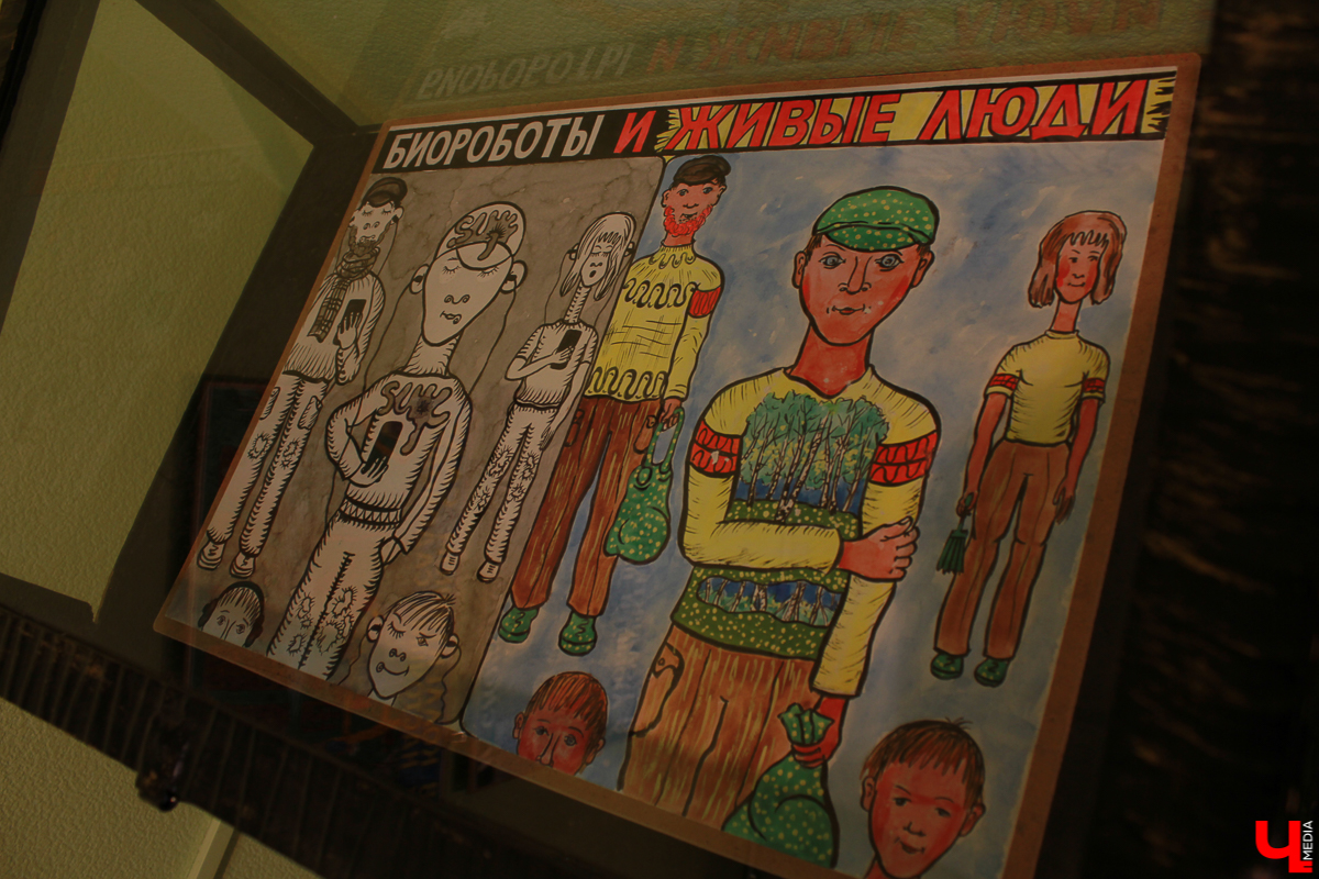 Социальный художник Сергей Сотов встретился с посетителями своей выставки. Он рассказал, почему, что и как делает