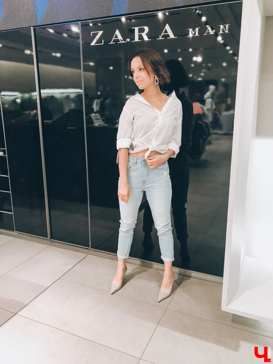 Стилист Мария Засорина примерила мужские вещи и показала, как можно собрать женственные look’и из брутальных футболок, джинсов, рубашек и свитеров