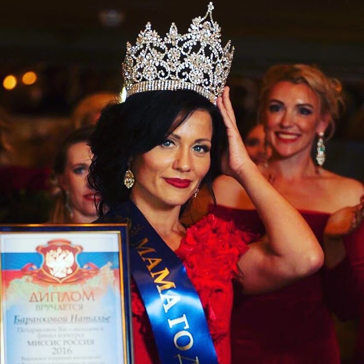 Владимирские красавицы Юлия Шелль, Татьяна Кабина, Наталья Баранкова и Светлана Дроздова поделились бьюти-секретами, порассуждали о счастье и зависти