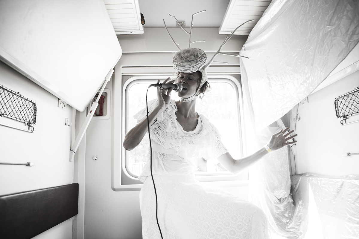 С 3 по 11 августа в Москве, Санкт-Петербурге, а также в поезде Москва – Владимир и на реке Нерль в Суздале пройдет передвижной фестиваль искусств «Человек мира»