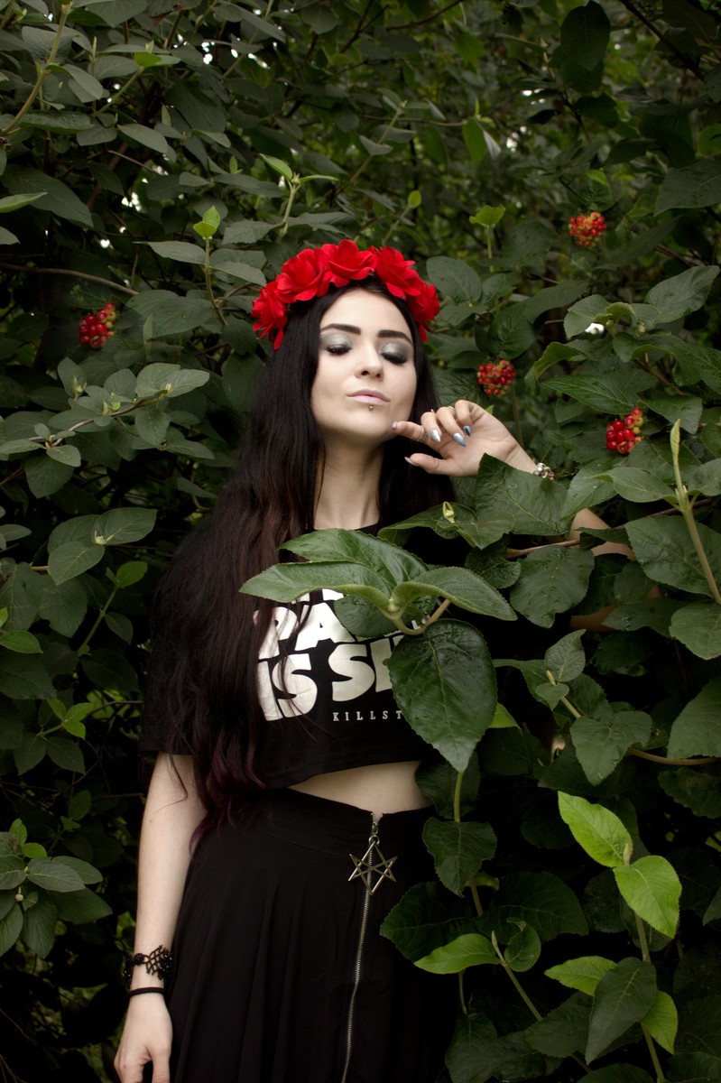 Резидент #COMEDY33 Марина Степанова из Владимира сегодня будет выступать на одной сцене с ведущим Русланом Мухтаровым и другими комиками из разных городов в StandUp Store Moscow