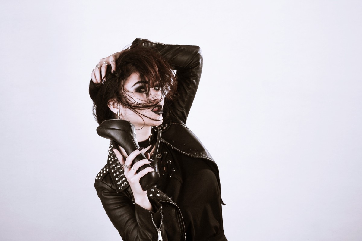 Резидент #COMEDY33 Марина Степанова из Владимира сегодня будет выступать на одной сцене с ведущим Русланом Мухтаровым и другими комиками из разных городов в StandUp Store Moscow