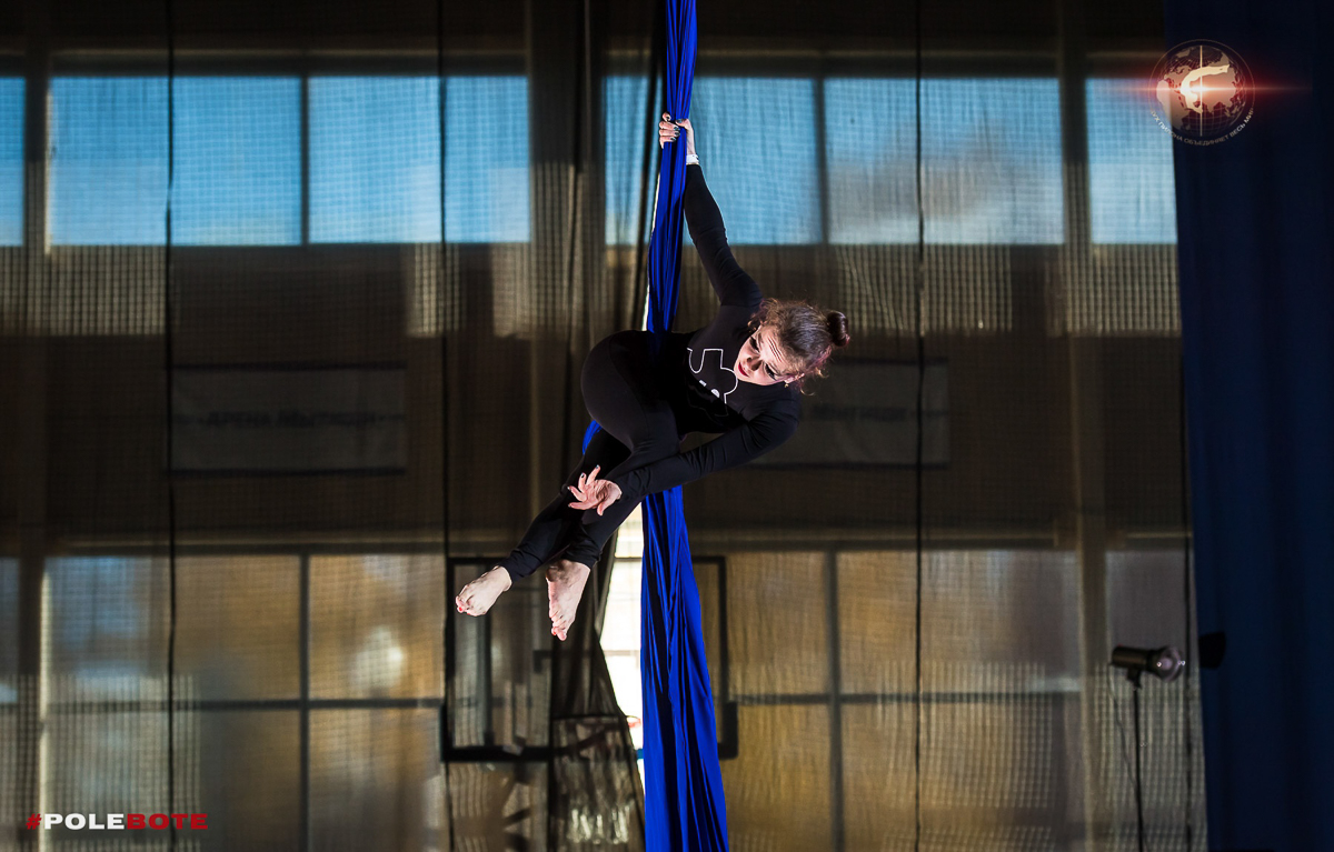 Воздушная акробатика, или эквилибр - не просто спорт, а целое искусство, которым девушки Владимира стали увлекаться относительно недавно. Мы пообщались с прекрасными эквилибристками нашего города и поговорили об их достижениях и и не только