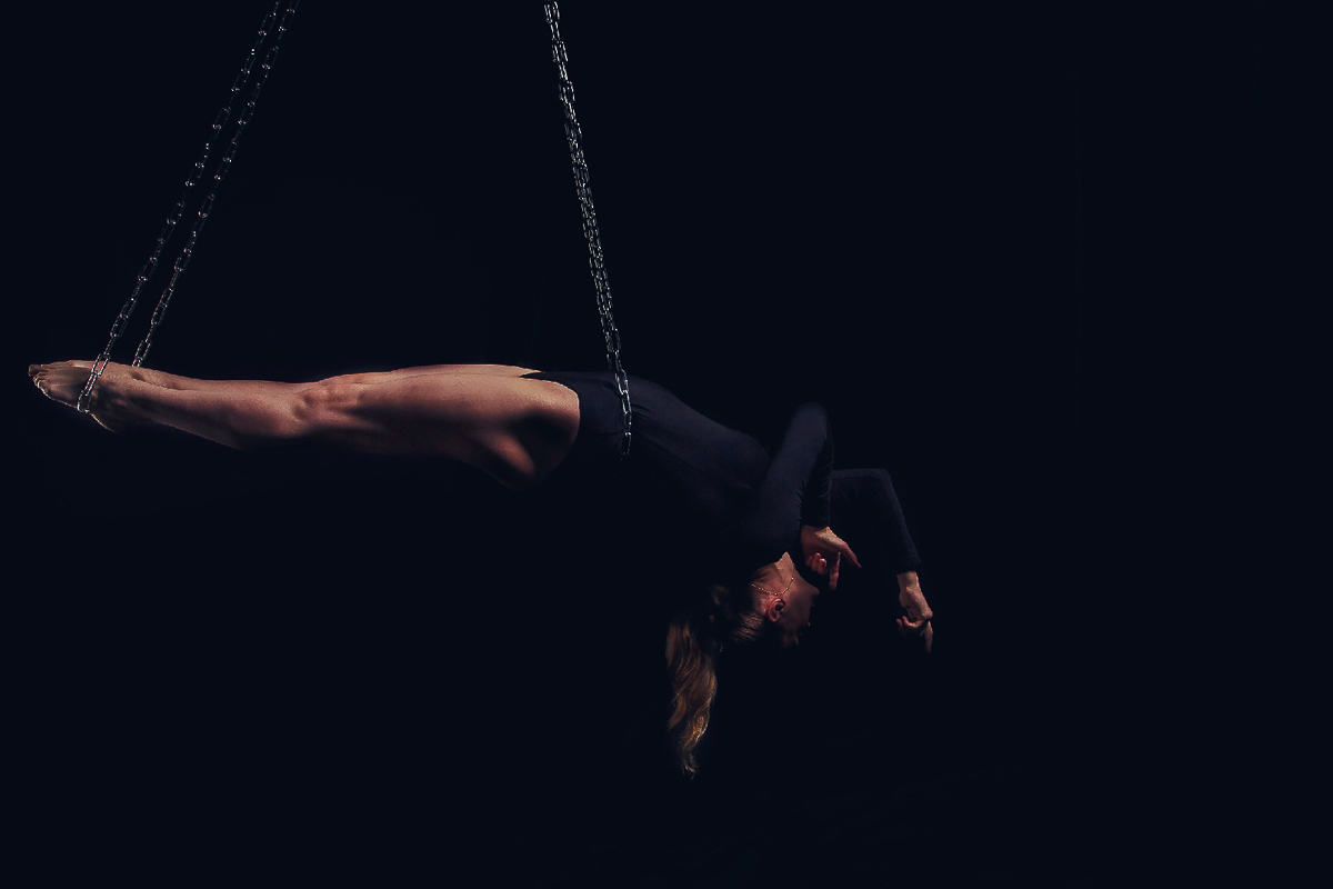 Воздушная акробатика, или эквилибр - не просто спорт, а целое искусство, которым девушки Владимира стали увлекаться относительно недавно. Мы пообщались с прекрасными эквилибристками нашего города и поговорили об их достижениях и и не только