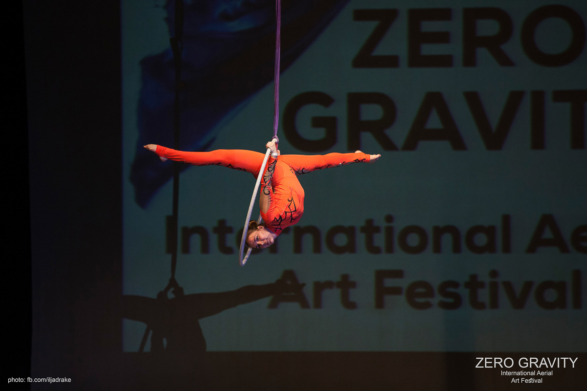 Воздушная акробатика, или эквилибр - не просто спорт, а целое искусство, которым девушки Владимира стали увлекаться относительно недавно. Мы пообщались с прекрасными эквилибристками нашего города и поговорили об их достижениях и и не только