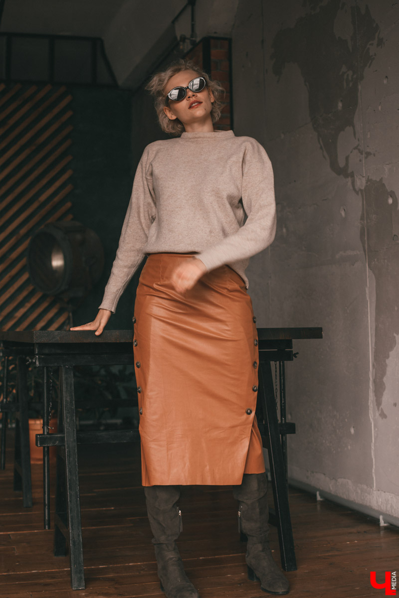 Наша рубрика про жителей города, которые знают толк в моде, сегодня пополнится еще одной девушкой - стилистом Софией Кожевниковой. Она любит красиво и необычно одеваться, а также обожает винтаж и эпатаж. Вот три повседневных look`а от Софии