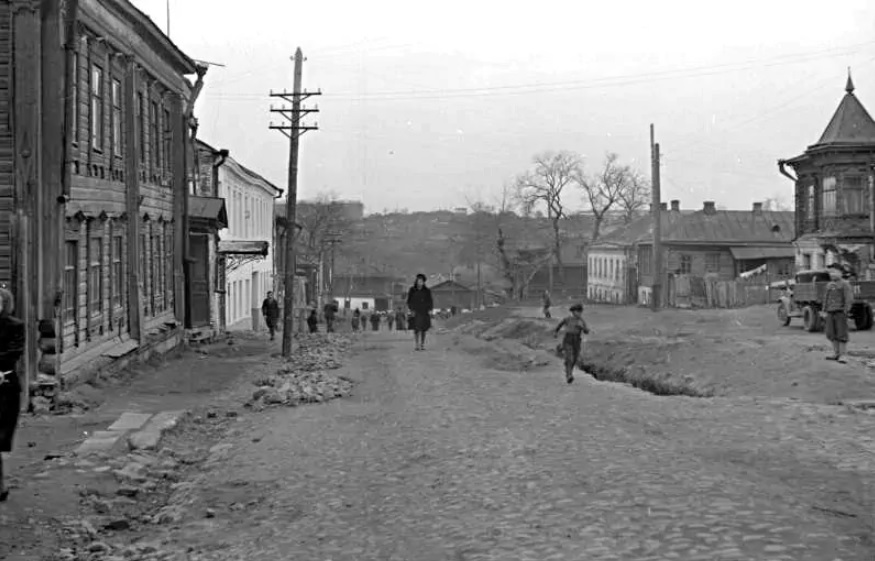 Каково это было - сходить в советский магазин? Что можно было там купить и по каким ценам? О торговле тех лет во Владимире читайте в нашем материале