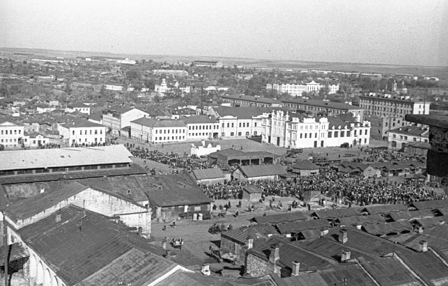 Каково это было - сходить в советский магазин? Что можно было там купить и по каким ценам? О торговле тех лет во Владимире читайте в нашем материале