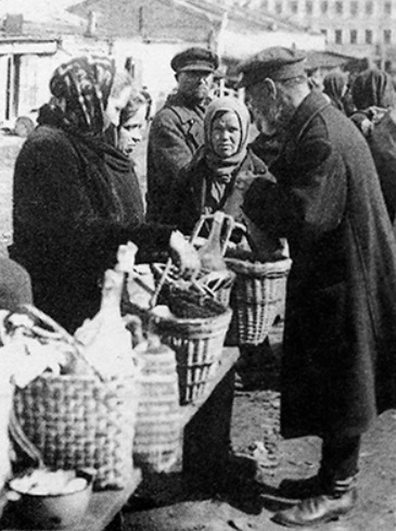 Каково это было - сходить в советский магазин? Что можно было там купить и по каким ценам? О торговле тех лет во Владимире читайте в нашем материале