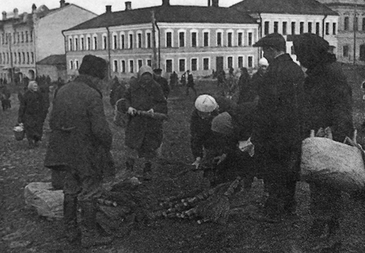 Каково это было - сходить в советский магазин? Что можно было там купить и по каким ценам? О торговле тех лет во Владимире читайте в нашем материале