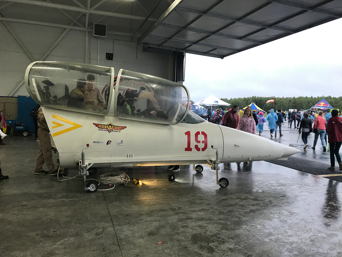 В минувшие выходные на территории аэропорта Доброград прошли выступления сразу трех именитых артистов - Полины Гагариной, Натана и Назимы. Мы побывали на всех этих концертах и теперь готовы поделиться с вами своими впечатлениями