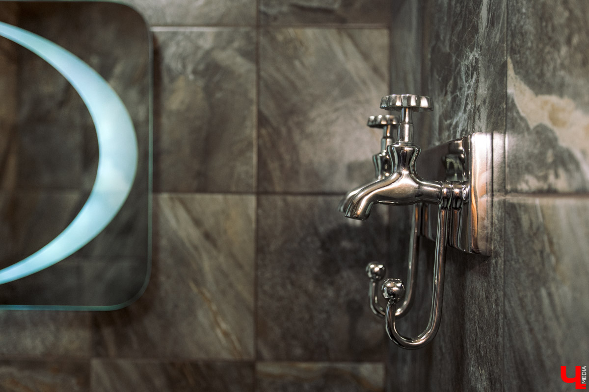 Современный просторный офис - не часто увидишь такой в нашем городе. Однако на смену душным каморкам все же приходят помещения с окнами в пол, где всегда много свободного места и дневного света