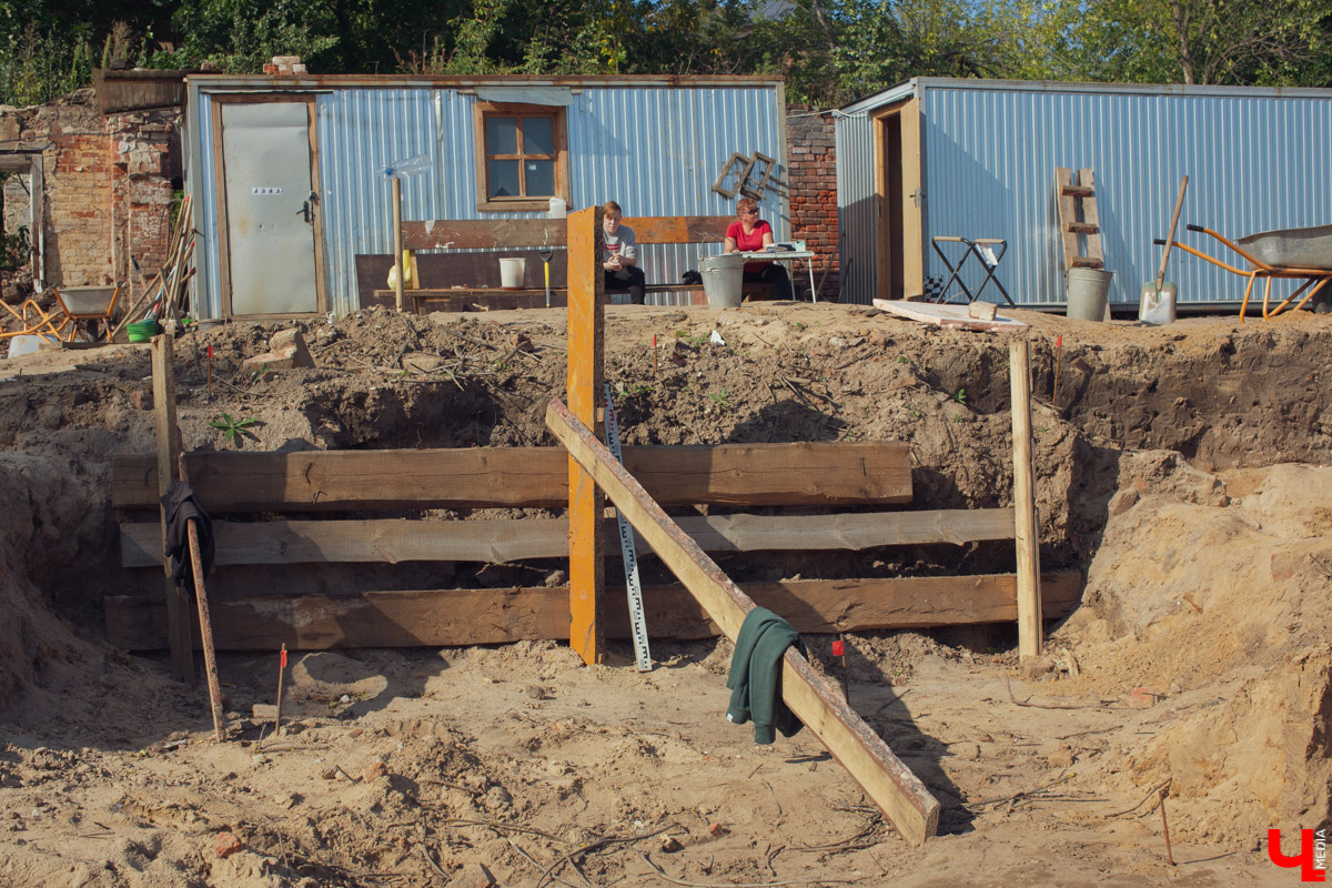 Древние женские украшения, игрушки и ножи 16 века. Специалисты областного центра археологии при ВлГУ обнаружили в центре Владимира фрагменты быта сразу нескольких веков