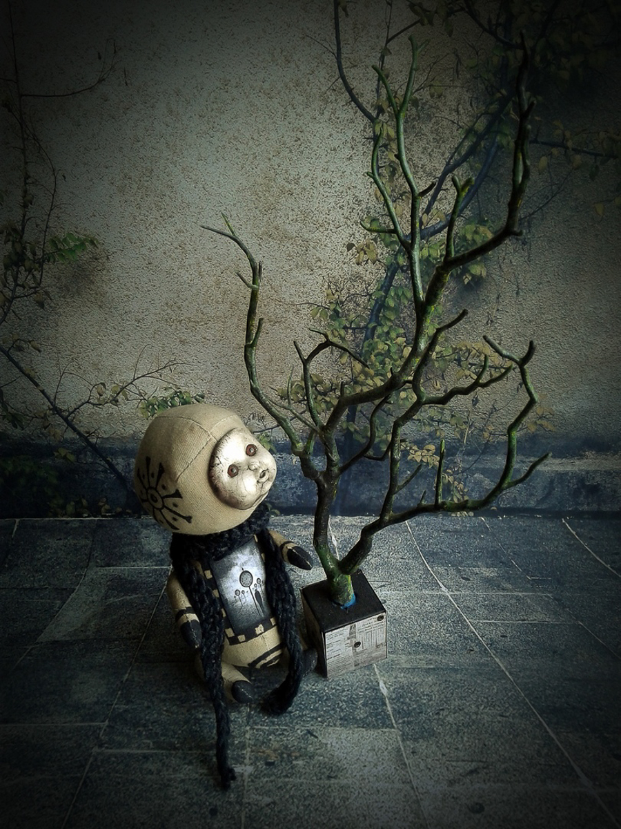 Евгения Гурина из Владимира представила на столичном фестивале творчества свои дизайнерские куклы и украшения. В интервью для «Ключ-Медиа» мастер рассказала о прошедшем мероприятии, а также о том, кто такие Странники и как они могут оживить наш город