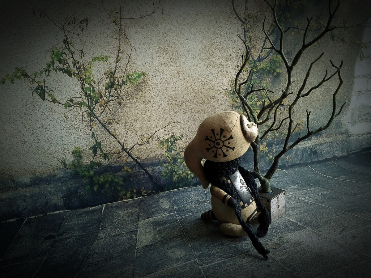 Евгения Гурина из Владимира представила на столичном фестивале творчества свои дизайнерские куклы и украшения. В интервью для «Ключ-Медиа» мастер рассказала о прошедшем мероприятии, а также о том, кто такие Странники и как они могут оживить наш город