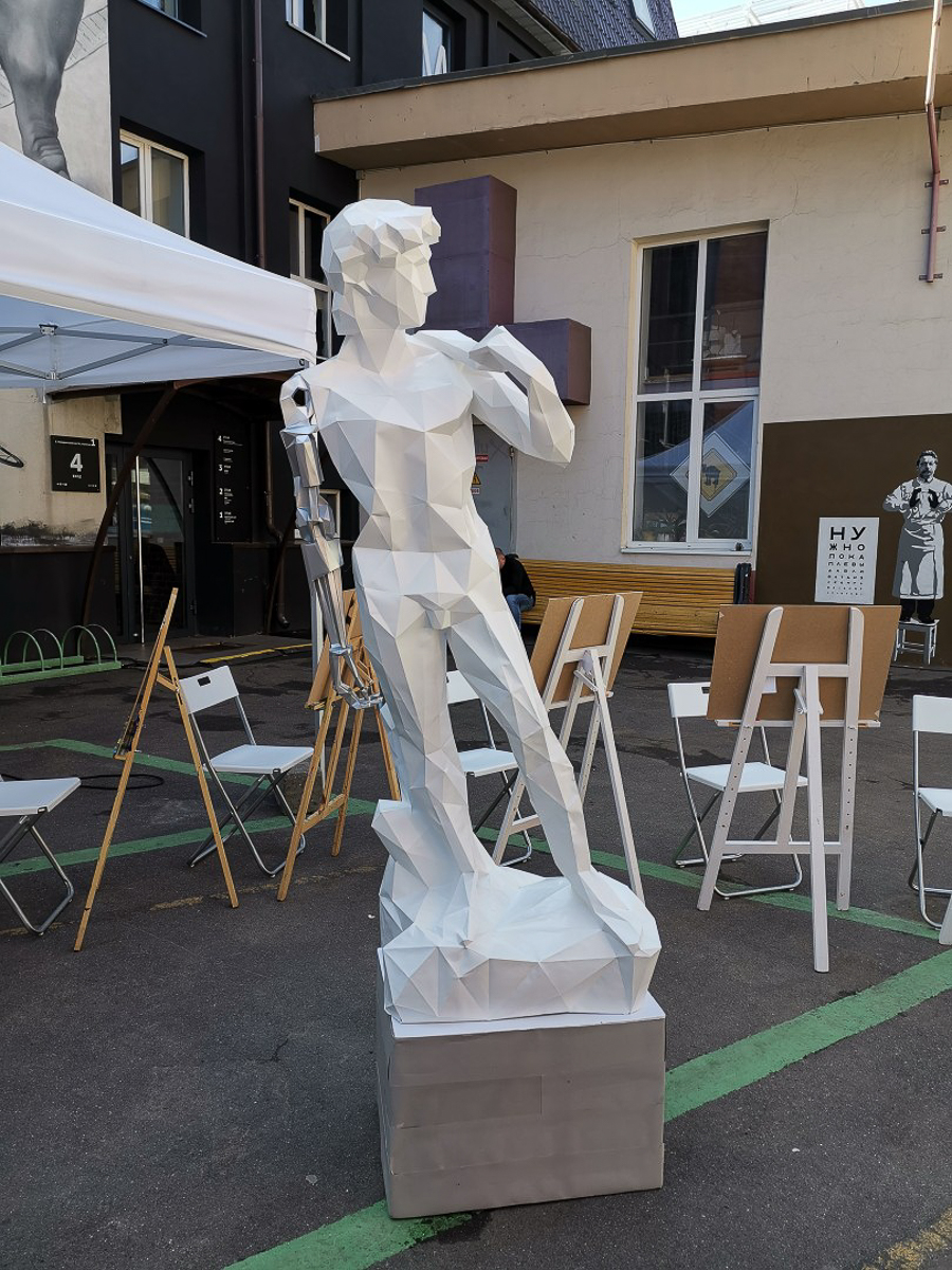 Евгения Гурина из Владимира представила на столичном фестивале творчества свои дизайнерские куклы и украшения. В интервью для «Ключ-Медиа» мастер рассказала о прошедшем мероприятии, а также о том, кто такие Странники и как они могут оживить наш город