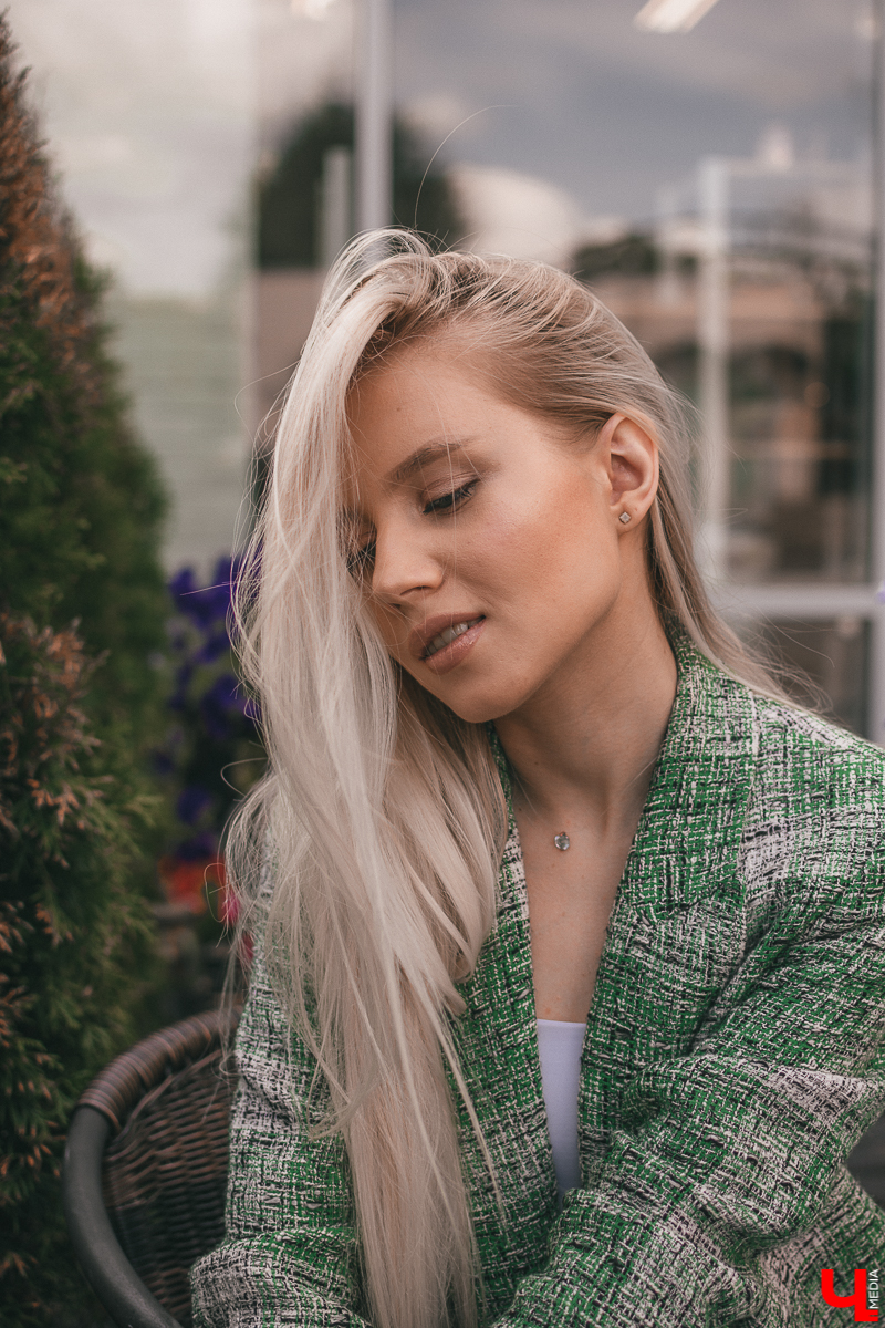 Во Владимире немного распогодилось. Самое время облачиться в светлый наряд. Героиня нашей рубрики, визажист Екатерина Глухова, как раз предпочитает в своей одежде максимум белого цвета