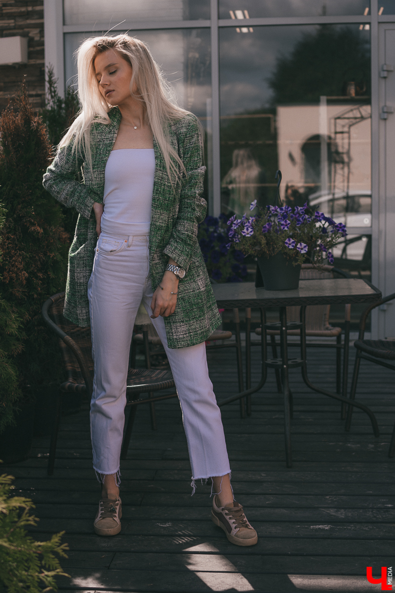 Во Владимире немного распогодилось. Самое время облачиться в светлый наряд. Героиня нашей рубрики, визажист Екатерина Глухова, как раз предпочитает в своей одежде максимум белого цвета