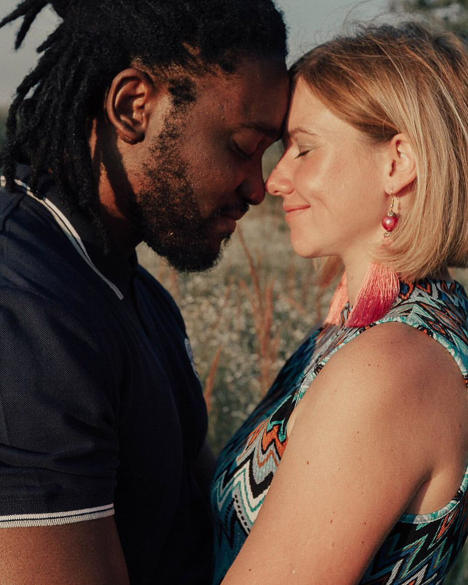 Они выделяются своей внешностью, достижениями и талантами. Эти владимирские пары не похожи на остальные. Мы выяснили, как им удалось повстречать друг друга, а также сохранить чувства на долгие годы