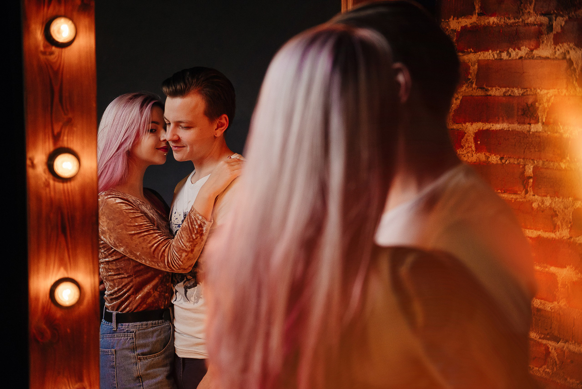 Они выделяются своей внешностью, достижениями и талантами. Эти владимирские пары не похожи на остальные. Мы выяснили, как им удалось повстречать друг друга, а также сохранить чувства на долгие годы