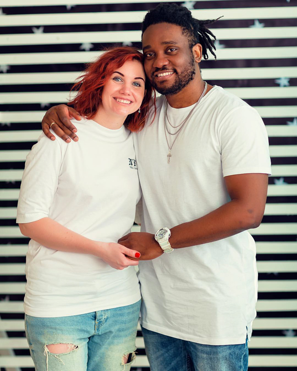 Они выделяются своей внешностью, достижениями и талантами. Эти владимирские пары не похожи на остальные. Мы выяснили, как им удалось повстречать друг друга, а также сохранить чувства на долгие годы