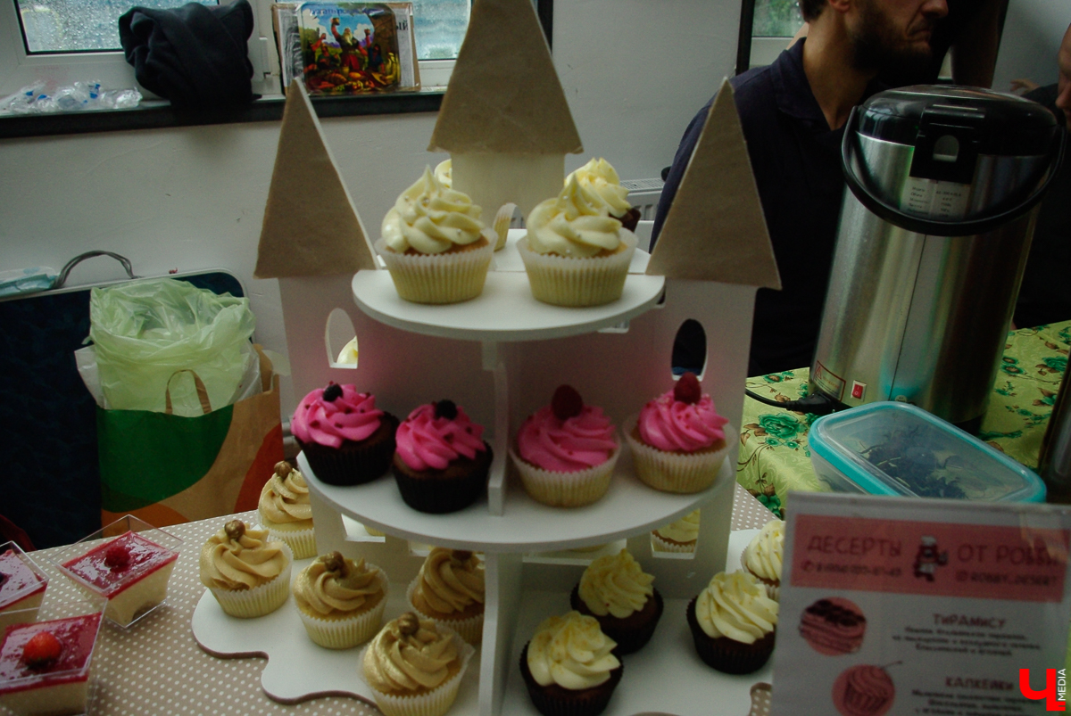 “Ресторанный день” в садах ДТЮ не состоялся из-за дождя. Гастрономические проекты были вынуждены представить свою продукцию на Стрелецкой, 25