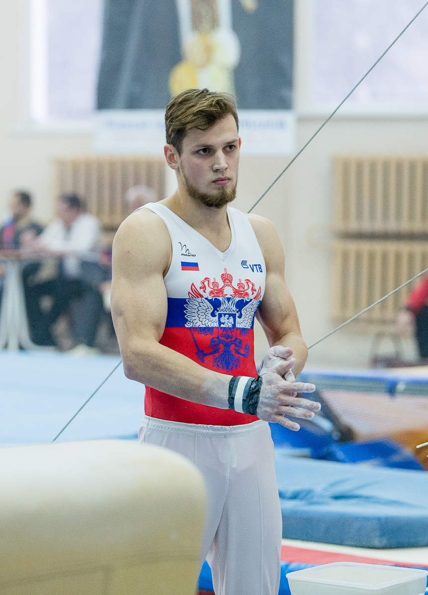 Как живут и тренируются спортсмены знаменитой не только на всю страну, но и на весь мир школы олимпийского резерва? Об этом в эксклюзивном интервью с двумя сильнейшими гимнастами нашего региона - Ильей Кибартасом и Алексеем Богдановым