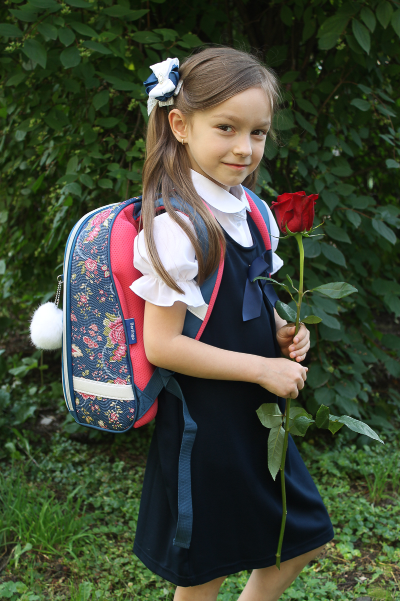 “Сколько стоит собрать ребенка в первый класс?” - накануне начала нового учебного года это вопрос лидирует на “мамских” форумах. Разбег от 5 до 50 тысяч рублей! Так ли это на самом деле?