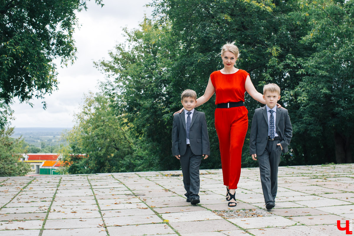 “Сколько стоит собрать ребенка в первый класс?” - накануне начала нового учебного года это вопрос лидирует на “мамских” форумах. Разбег от 5 до 50 тысяч рублей! Так ли это на самом деле?