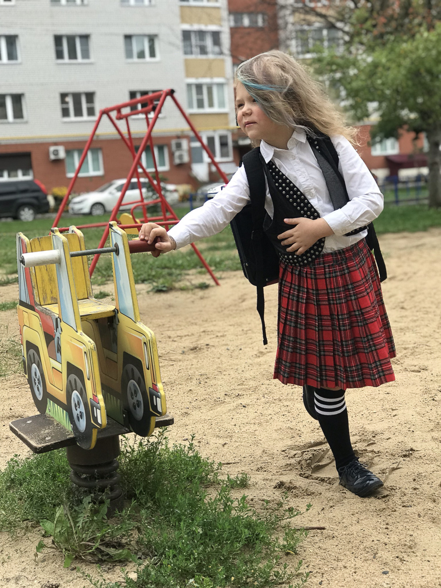 “Сколько стоит собрать ребенка в первый класс?” - накануне начала нового учебного года это вопрос лидирует на “мамских” форумах. Разбег от 5 до 50 тысяч рублей! Так ли это на самом деле?