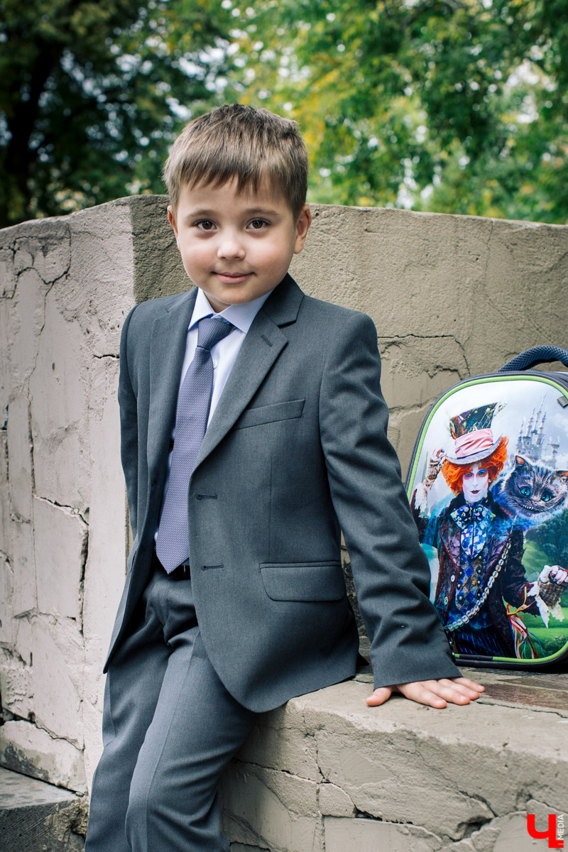 “Сколько стоит собрать ребенка в первый класс?” - накануне начала нового учебного года это вопрос лидирует на “мамских” форумах. Разбег от 5 до 50 тысяч рублей! Так ли это на самом деле?