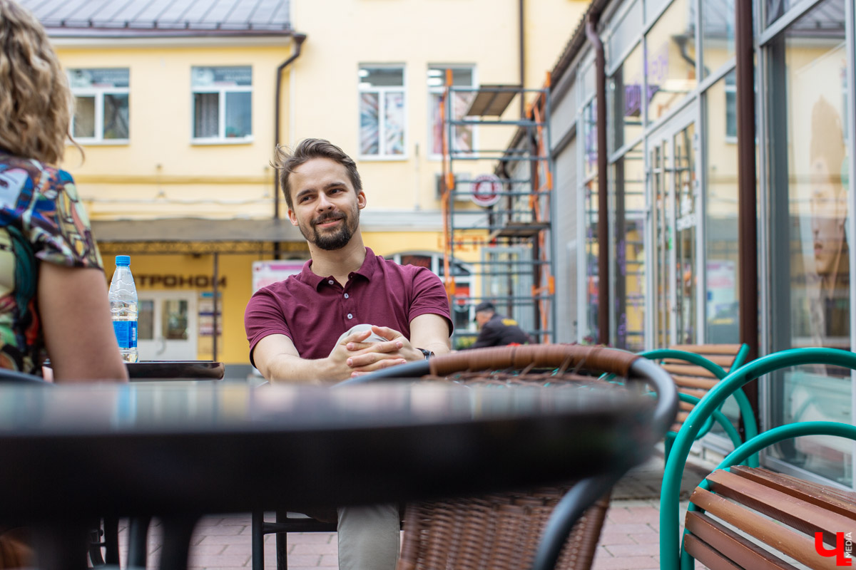 Серия снимков в стиле Inception от владимирской студии “Лестница” попала в эфир FoxNews и прославилась на весь мир. О пути к известности рассказал автор проекта Артем Прудентов