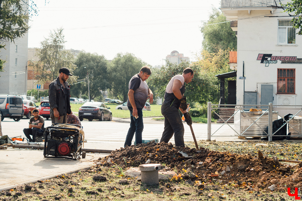 Заканчиваются работы над сквером на Чайковского. Туалеты и музыкальное сопровождение появятся позже, все остальное уже готово