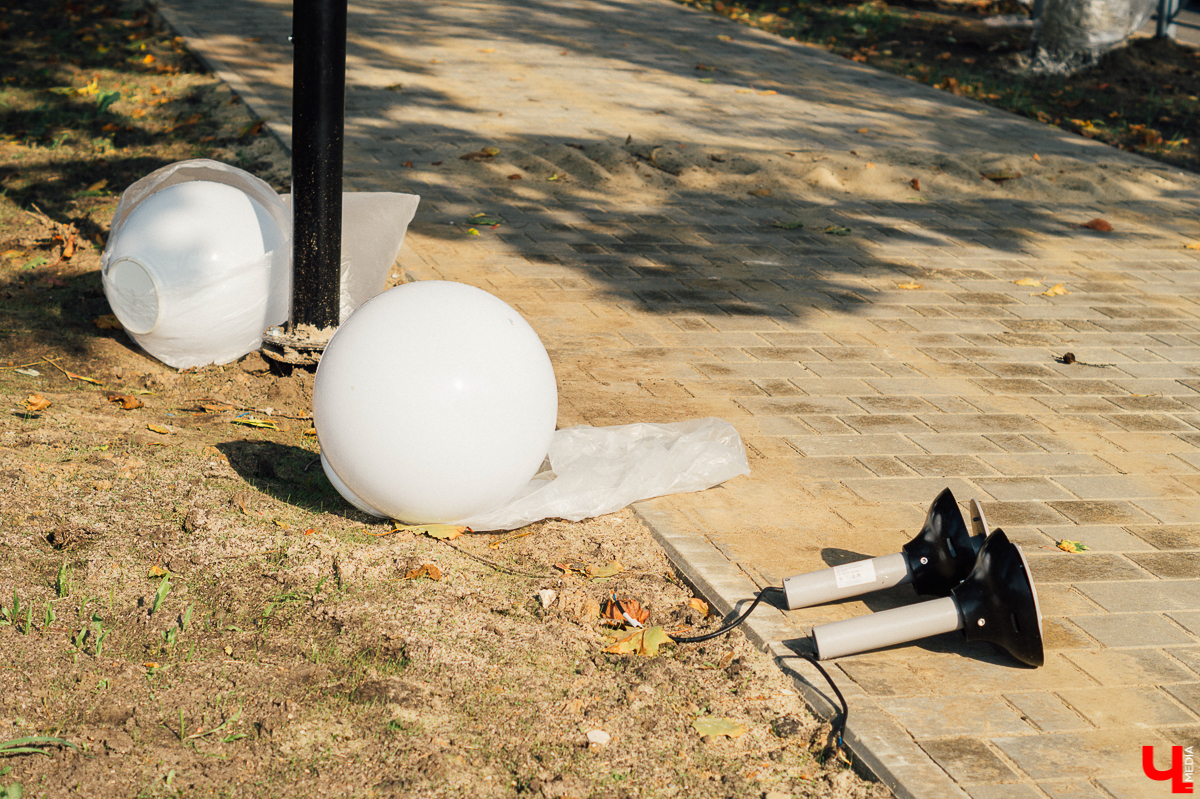 Заканчиваются работы над сквером на Чайковского. Туалеты и музыкальное сопровождение появятся позже, все остальное уже готово