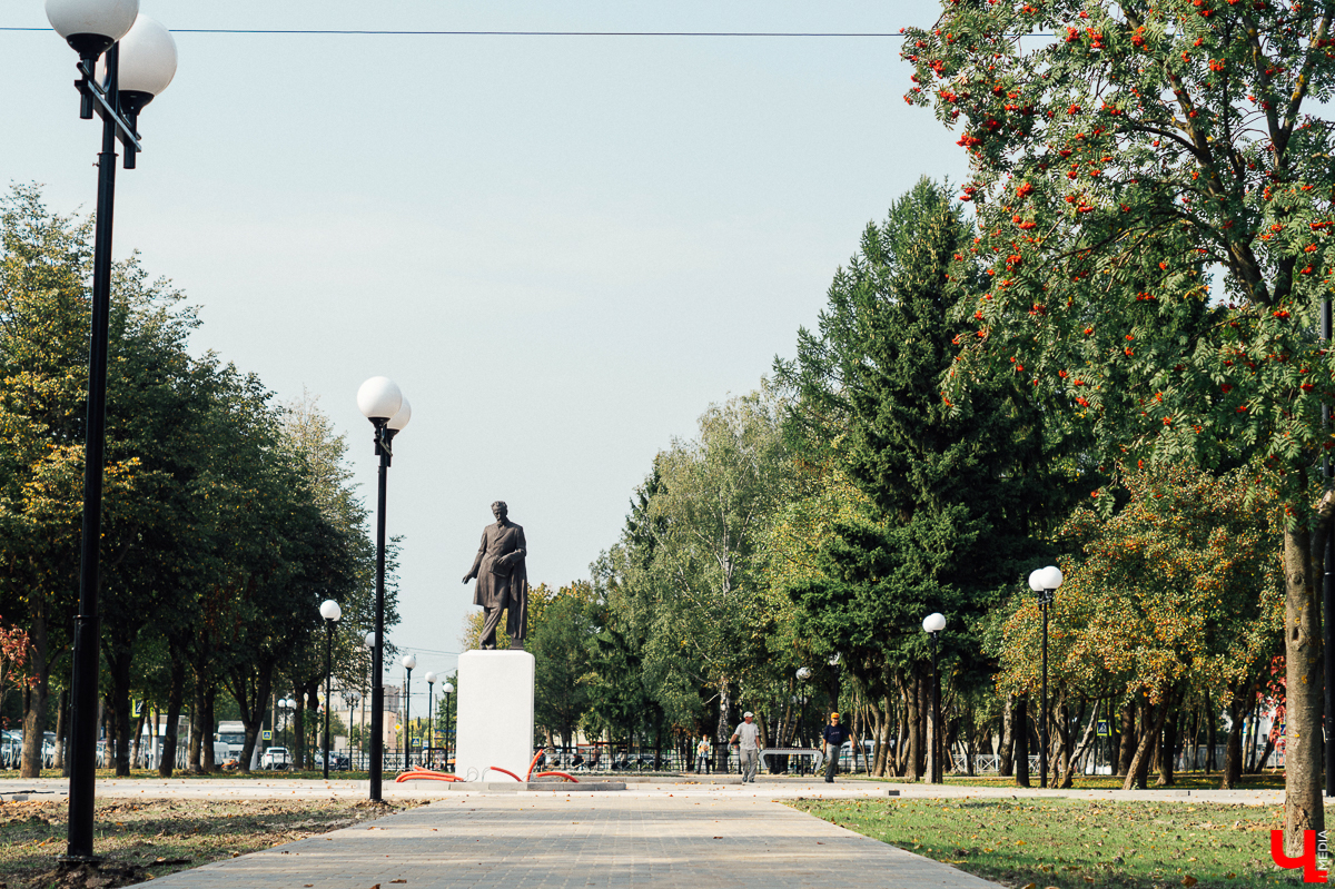 Заканчиваются работы над сквером на Чайковского. Туалеты и музыкальное сопровождение появятся позже, все остальное уже готово