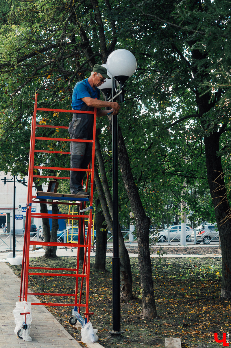 Заканчиваются работы над сквером на Чайковского. Туалеты и музыкальное сопровождение появятся позже, все остальное уже готово