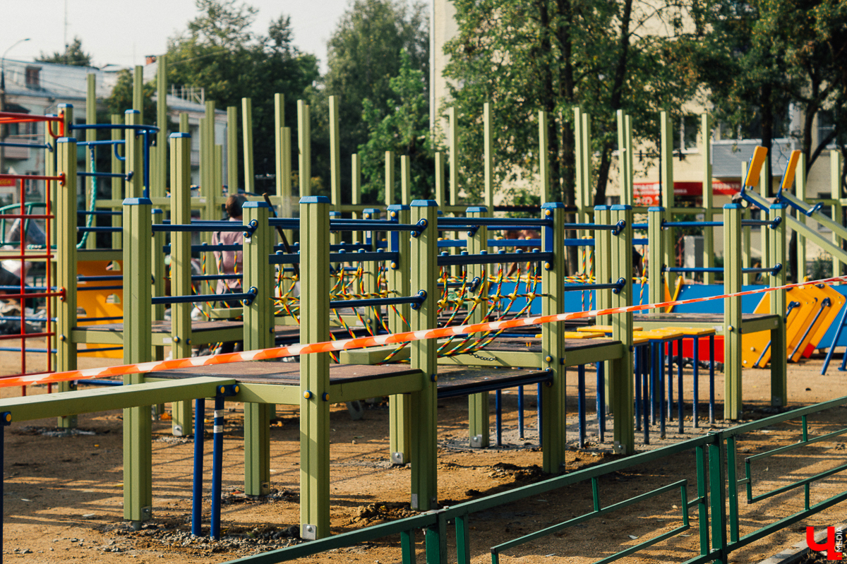 Заканчиваются работы над сквером на Чайковского. Туалеты и музыкальное сопровождение появятся позже, все остальное уже готово