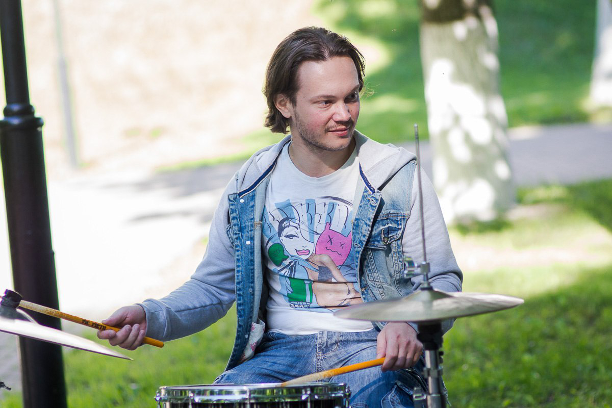 25 августа в ресторане «Макс Брой» пройдет большой сборный концерт владимирских групп «Макс Брой Light». Среди команд, которые участвуют в фестивале, - джазовая группа The Western Lands. Мы поговорили с ее клавишником Юрием Монаховым