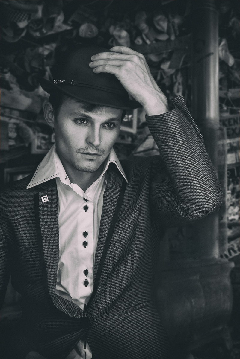 Мы нашли владимирцев, которые очень похожи на всемирно известных личностей. Как им живется с такой «звездной» внешностью? И что дает сходство со знаменитостями? Читайте в нашей статье